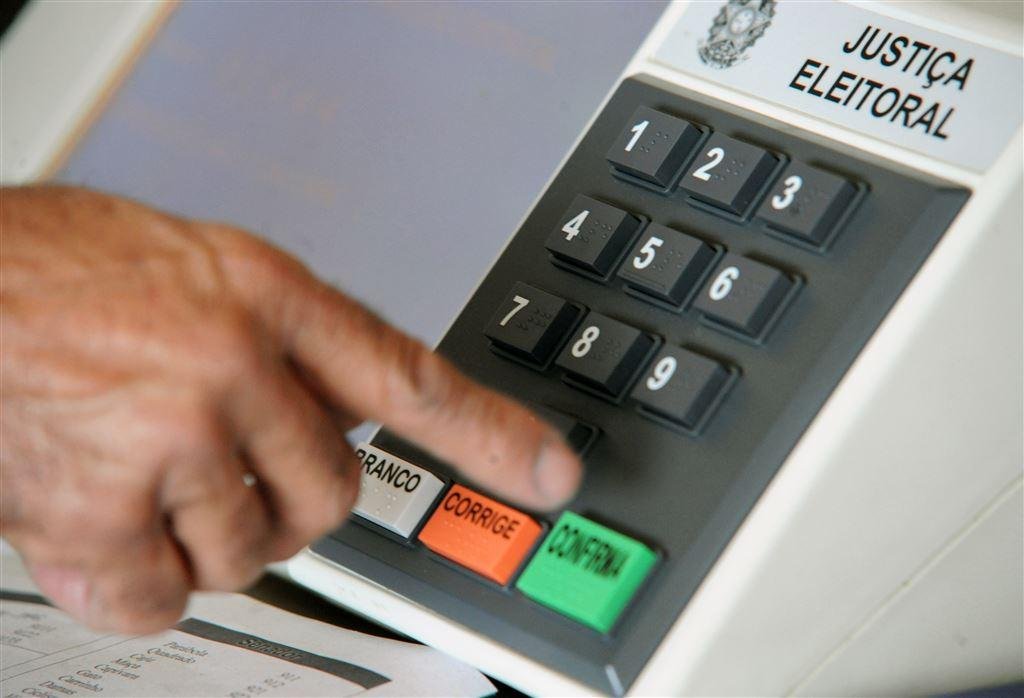 Como funciona a votação em caso de falha das urnas nas Eleições 2024 urna