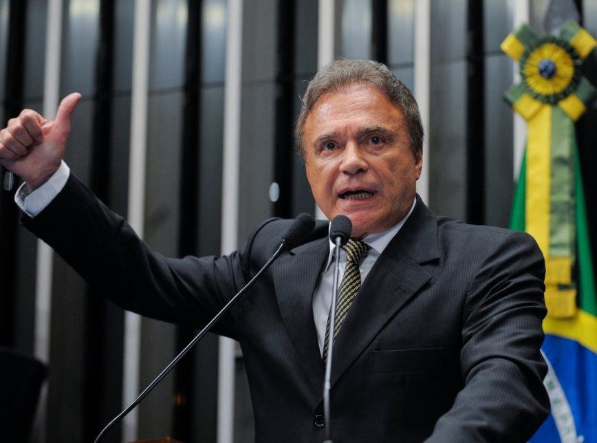 C45a9b41 1528462445 5b1a7d041d85a Alvaro Dias