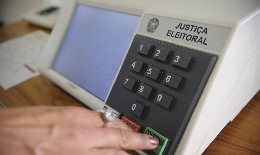 Eleições municipais: restrições entram em vigor a partir deste sábado urna eletrônica eleições