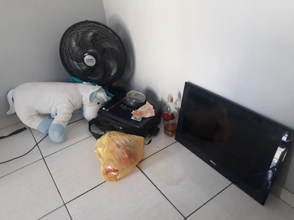 PM recupera objetos furtados e apreende drogas em Beltrão 95318a27 Beltrao 1024x768
