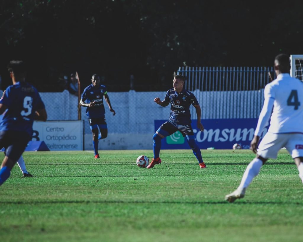 57bcb134 Azuriz 1024x819