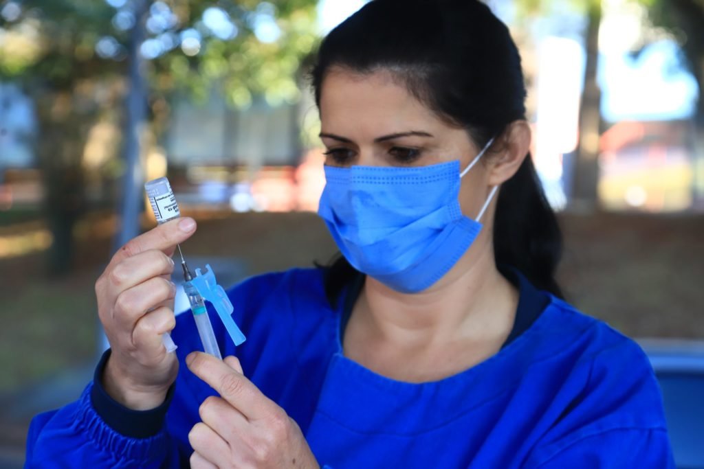 Vacinação contra a covid-19 em gestantes e puérperas com comorbidades é retomada em Pato Branco Vacinação