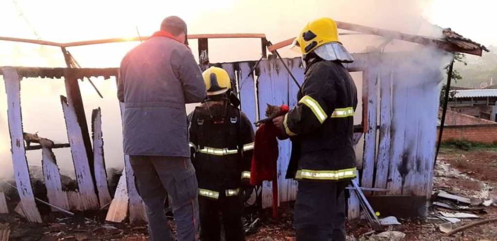 Família morre carbonizada em São Domingos (SC) 9632a057 Fb Img 1620477153536 1024x497