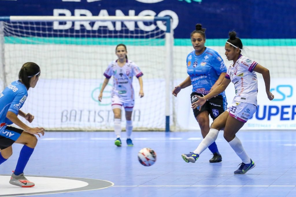 Ab72d8d5 Patinhas Scaled 1024x683