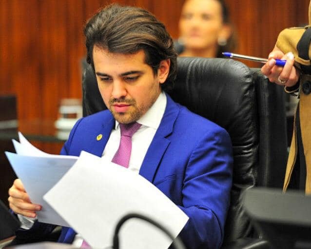 Projeto de Lei visa pagamento proporcional da CNH para maiores de 50 anos no Paraná Deputado Guerra