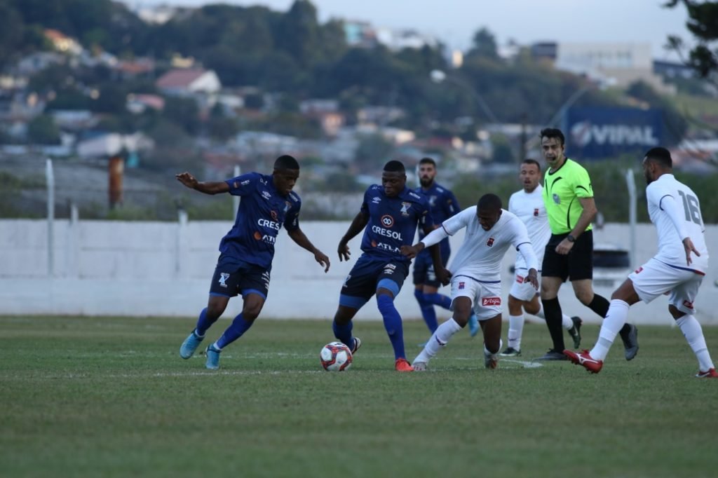 E9260753 Azuriz 1024x682