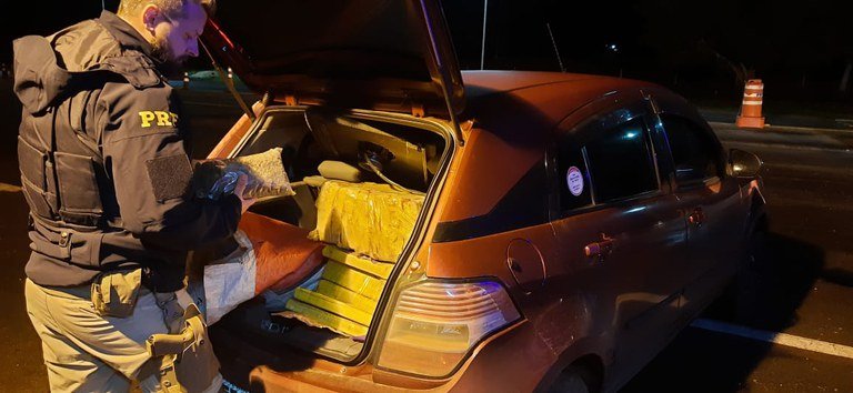 PRF apreende 650kg de maconha no Paraná 680770d0 Prf