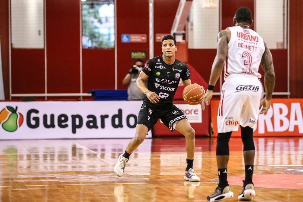 Aee696de Basquete 1024x682