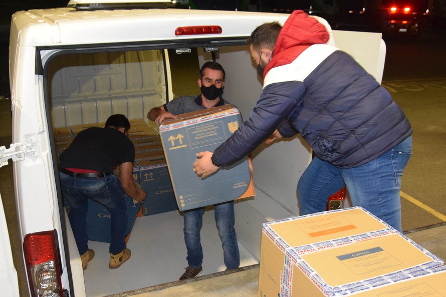 Chegam ao Paraná 107.640 doses de imunizante da Pfizer contra Covid-19 5f32873c Vacina Pfizer Parana