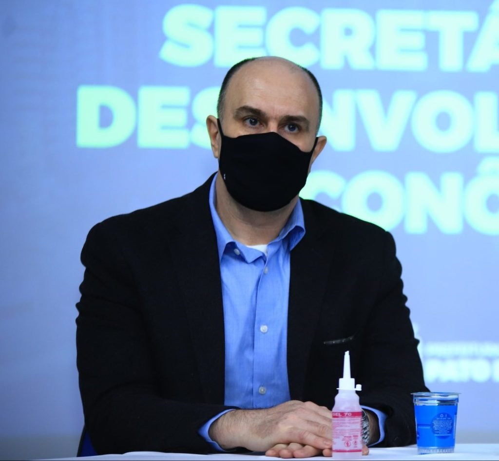 Bece8e9c Secretário Scaled E1628284230340 1024x945