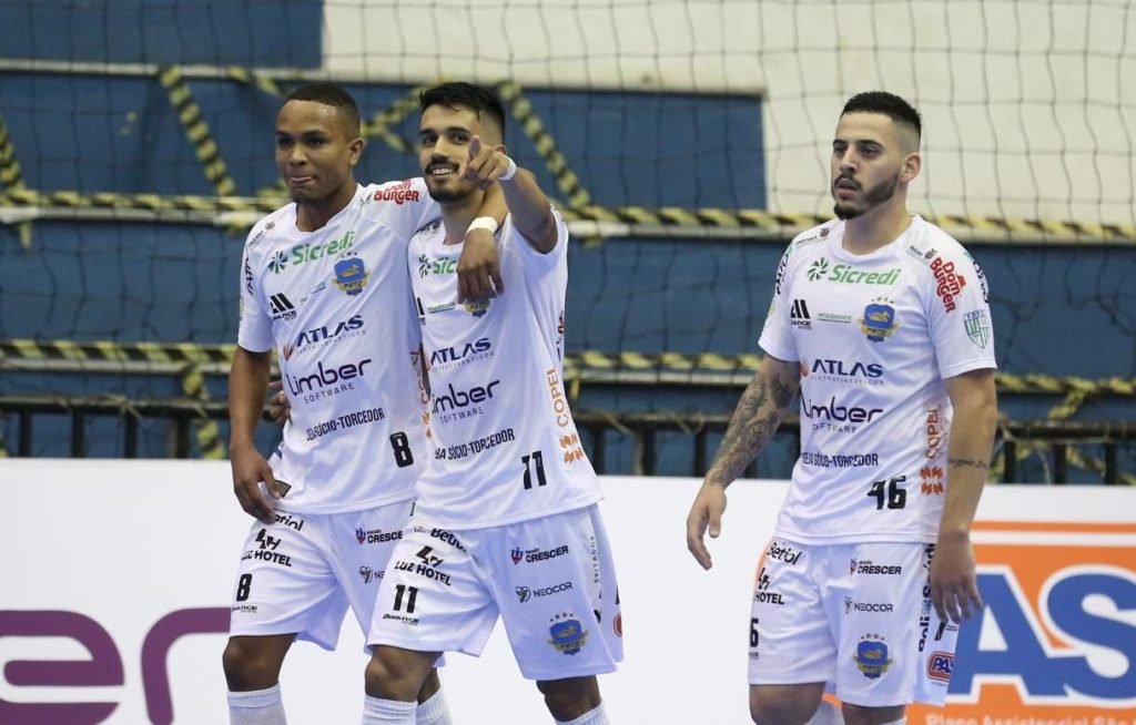 Ee41883f Pato Futsal 1024x654