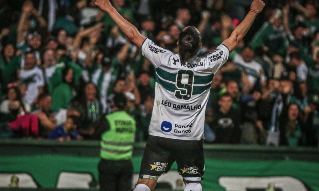 Coritiba vence no fim e aguarda rodada para celebrar acesso à Série A E2feac87 Coxa 1024x613