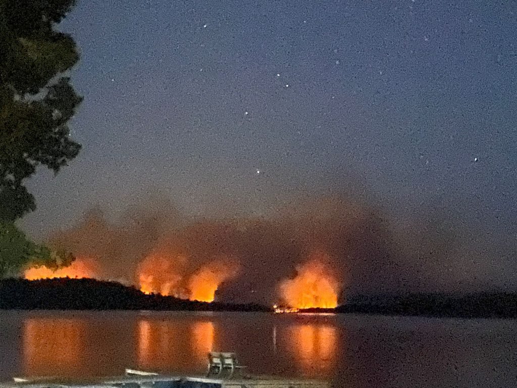 Equipes trabalham em incêndio ambiental de grandes proporções em Quedas do Iguaçu 41ff5e54 6b72 495b 80b9 F03f52b9d7ed 1024x768