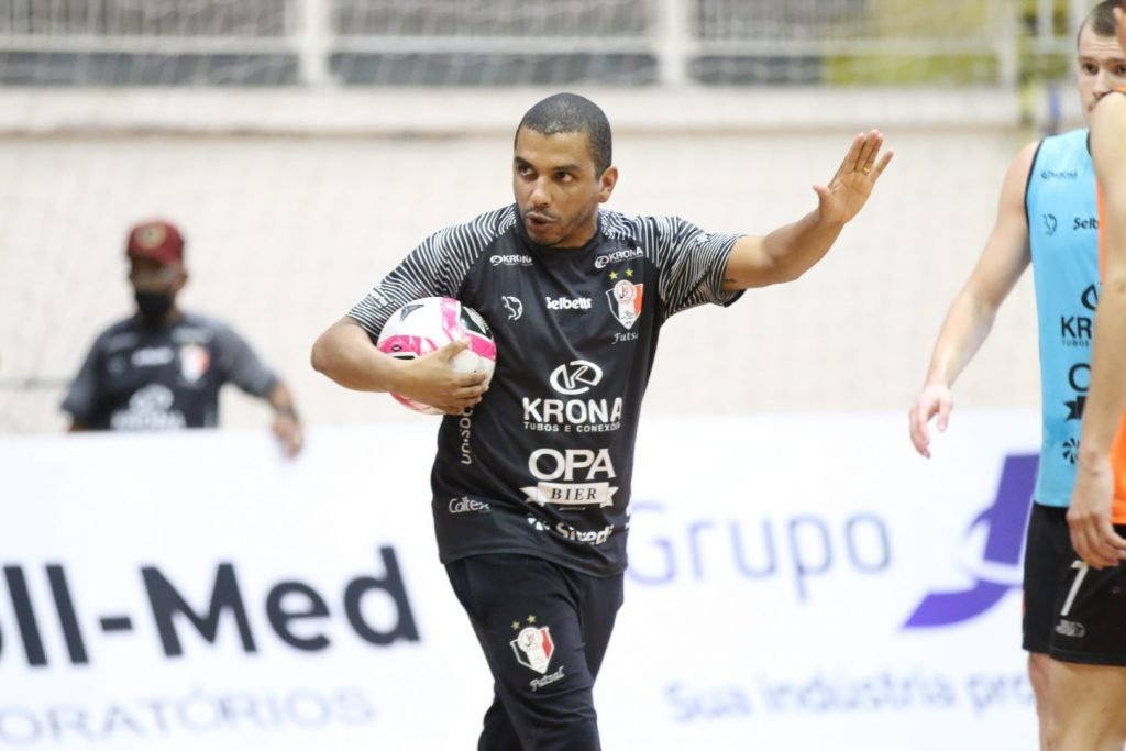 Daniel Júnior vai comandar a Acel Chopinzinho em 2022 6e7db91e Acel