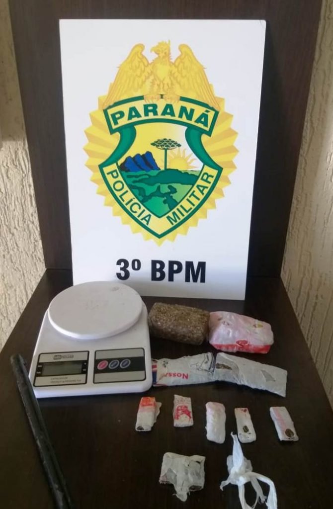 PM apreende maconha e armas no bairro Santa Terezinha 9743b4e8 Droga E Arma 670x1024