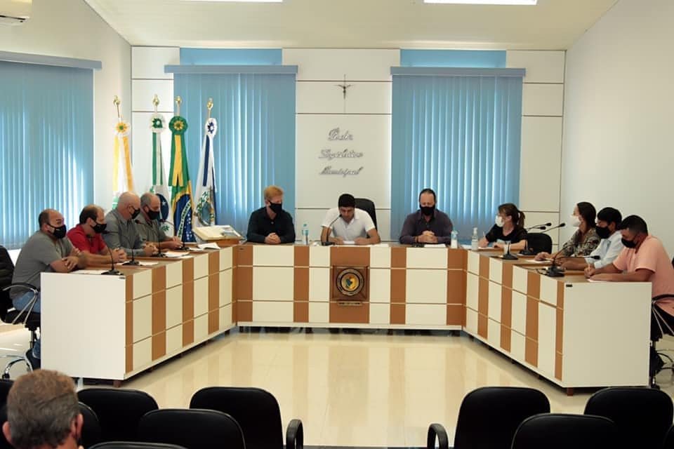 Plenário da Câmara de Mariópolis recebe o nome de Irmã Regina Cb046c4d Mariopolis