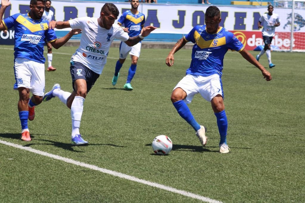 6b9775cb Azuriz 1024x683