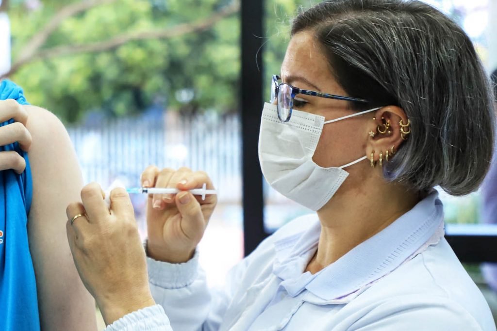 7b836ac5 Vacina Aen 1024x683