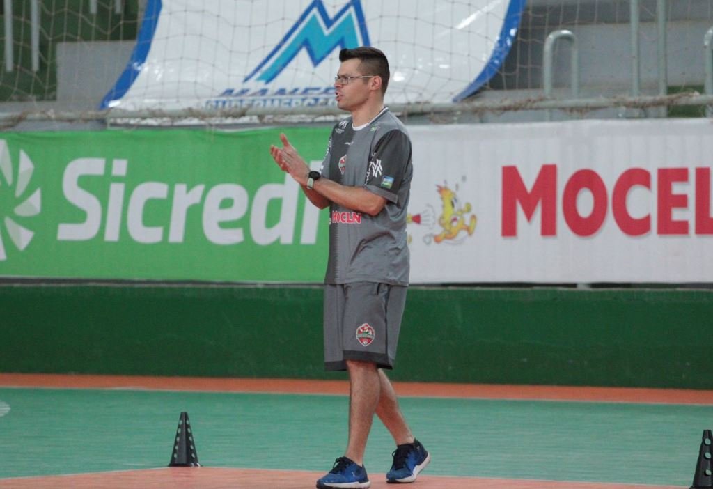 Pato Futsal anuncia preparador físico E49394c8 Pato Futsal