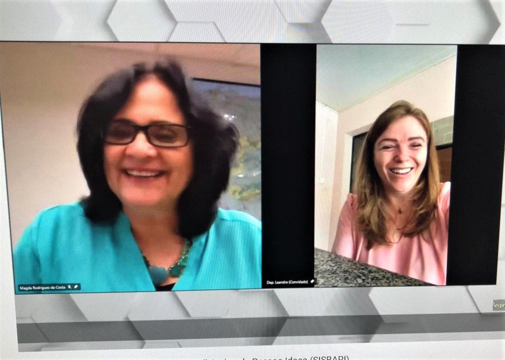 537b84e0 Ministra E Leandre