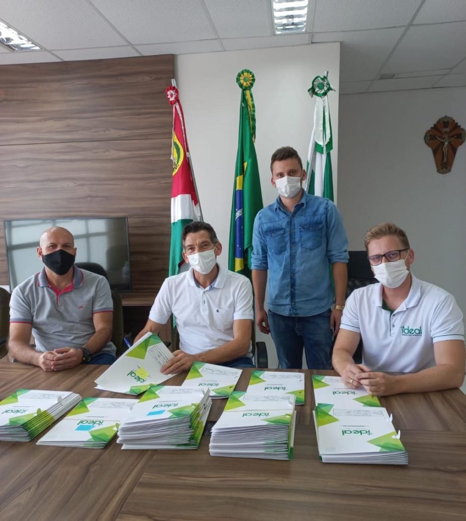 6bf574a7 Chopinzinho 916x1024