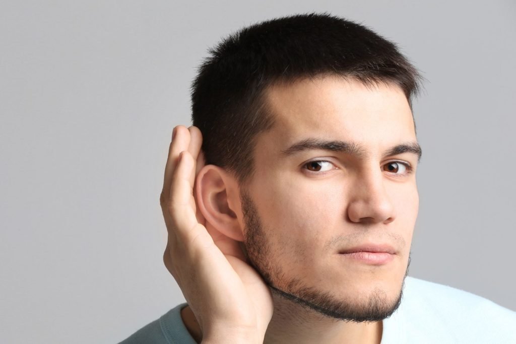 Surdez pode ocorrer em apenas um dos ouvidos 8da2522c Ilustra 1024x683