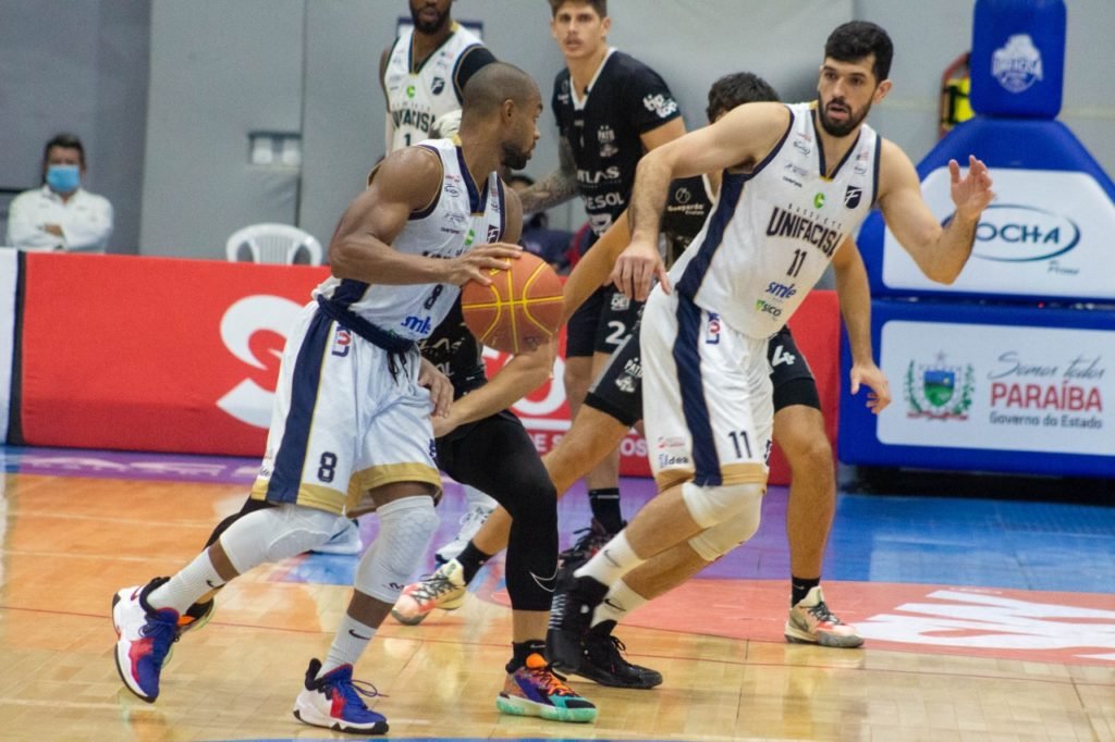 9a3e5ecc Basquete 1024x682