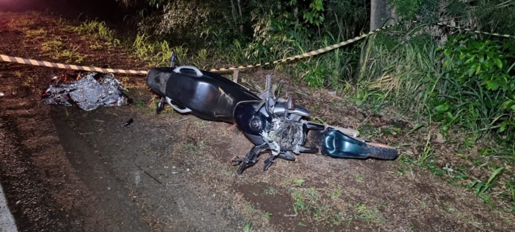 Duas mortes em queda de moto na PR-281 De15ae81 Mortes 1024x461