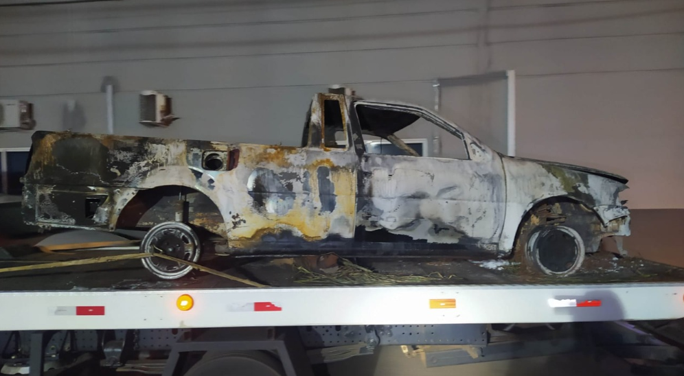 Saveiro furtada é encontrada queimada na PRC-280 96fc1363 Saveiro