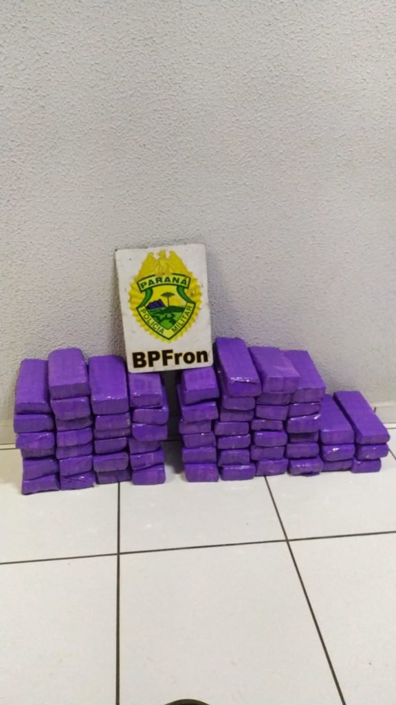 Casal é preso com 45kg de maconha em Realeza 9dd72f38 Drogas 576x1024