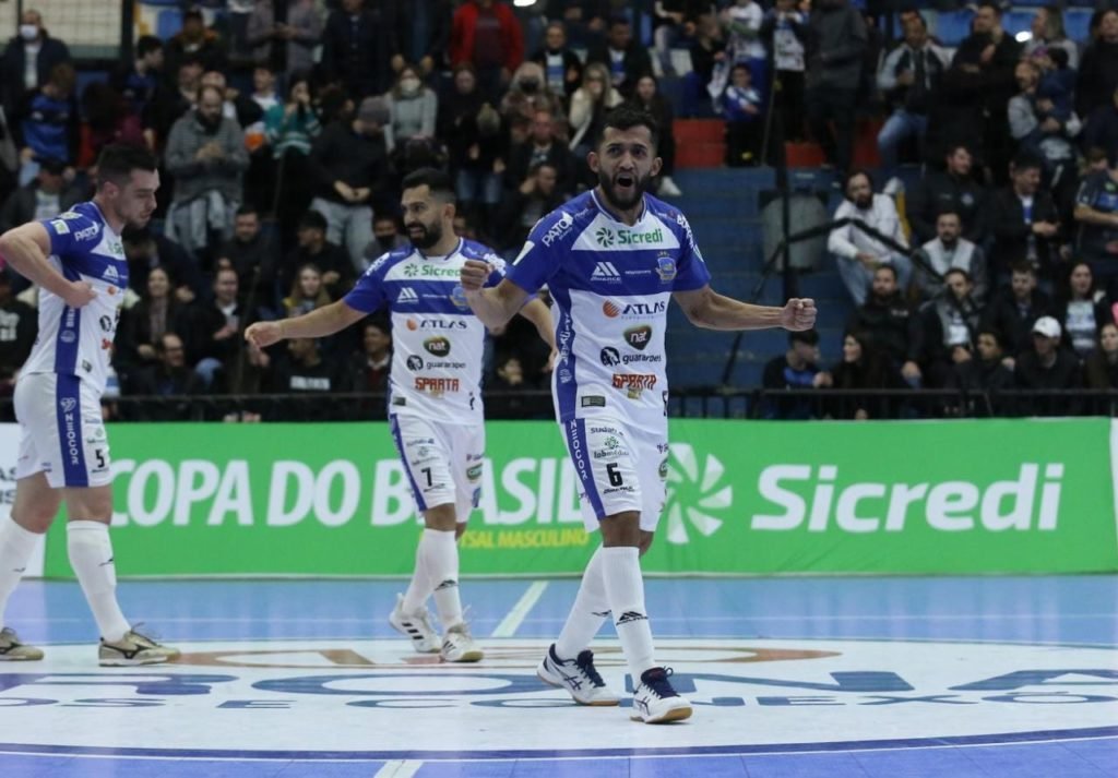 A17342ec Pato Futsal 1024x713