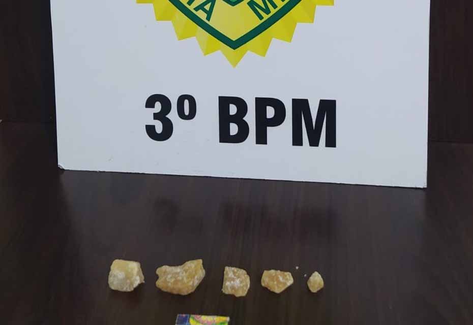 PM apreende drogas em Pato Branco e Coronel Vivida Fe8e57a1 Drogas
