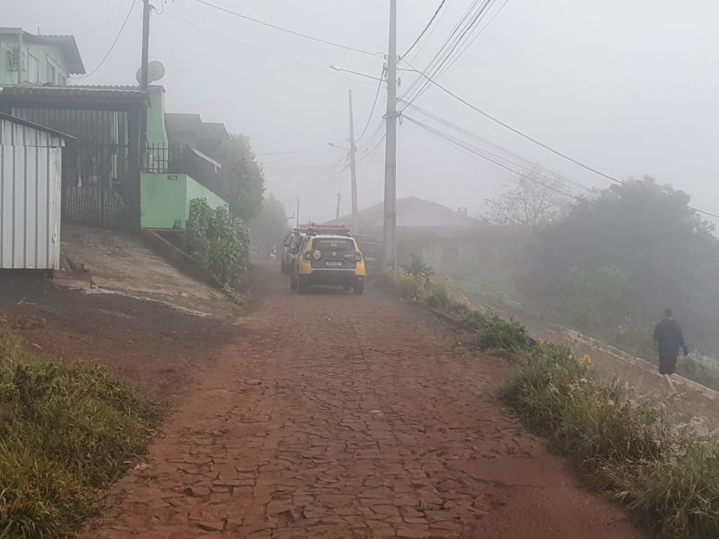 Homem morre em troca de tiros com a polícia Da738191 Beltrao 1024x768