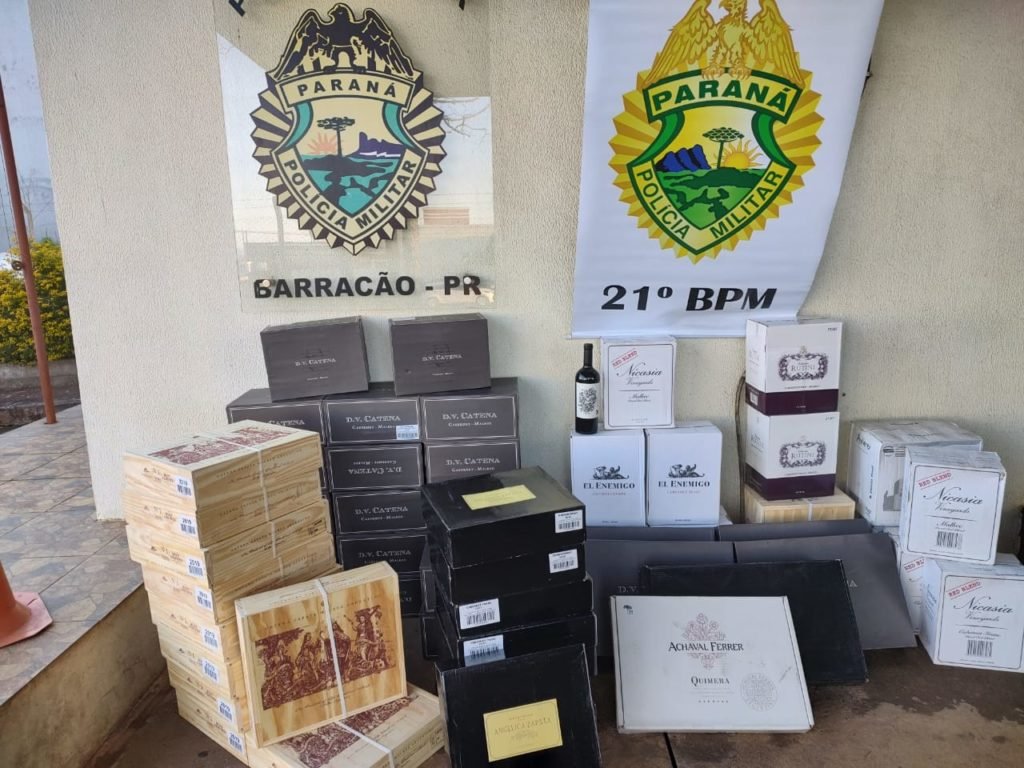 PM apreende veículo carregado com vinho 113f5b39 Vinho 1024x768