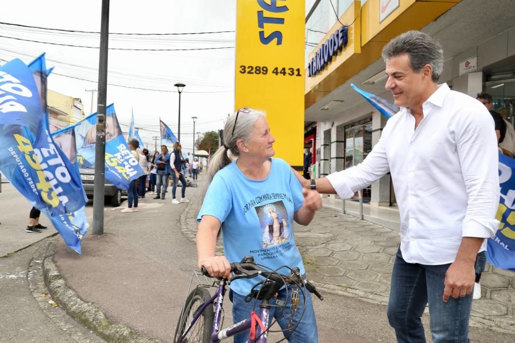 Richa lança campanha a deputado federal com caminhada em Curitiba Fe363b8d Whatsapp Image 2022 08 16 At 16.47.06 1024x682