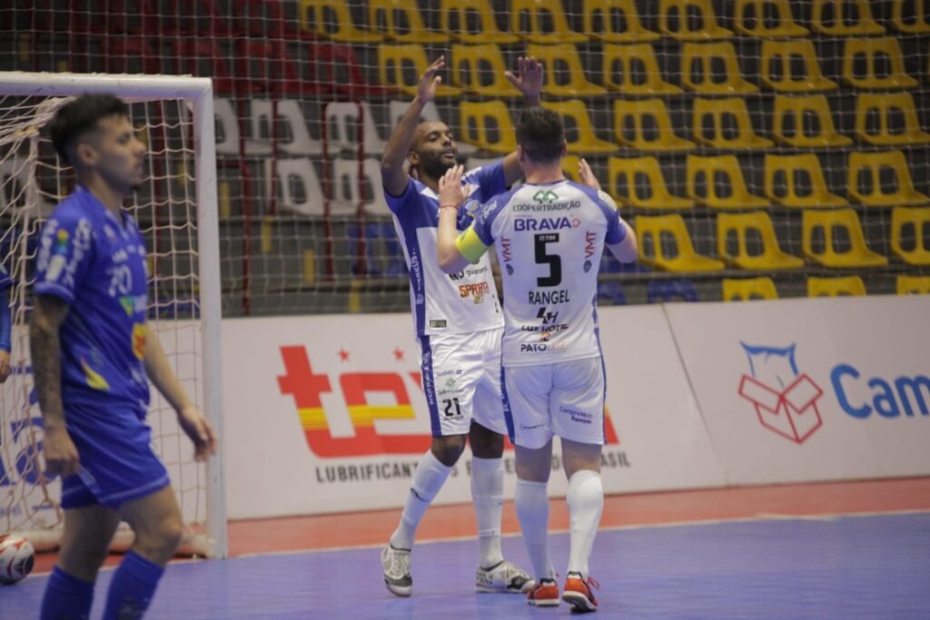 4bee833d Pato Futsal 1024x683