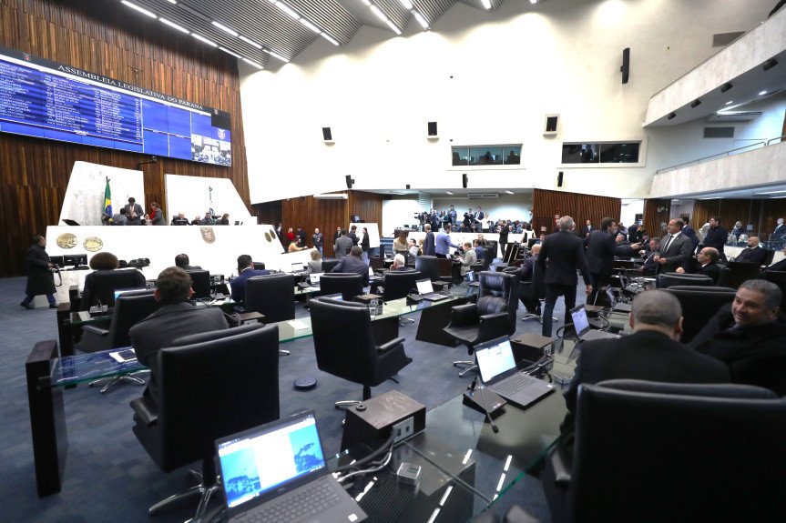 Assembleia aprova criação do Confia Paraná Plenário Alep