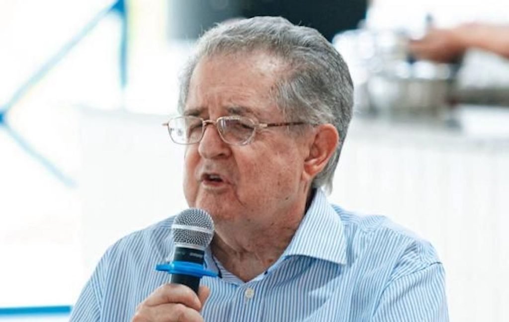 Renato Vaz pré vestibular