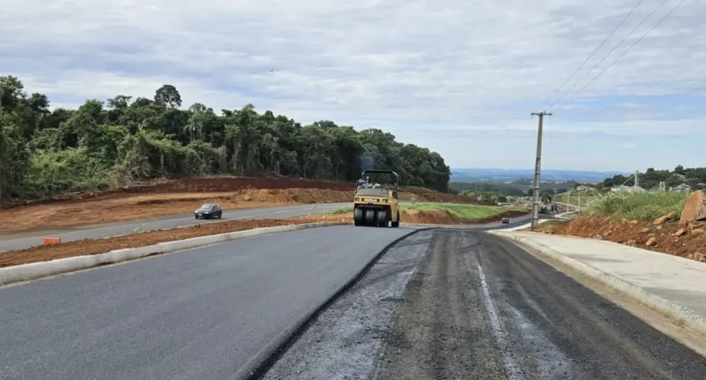 asfalto via verde amarela