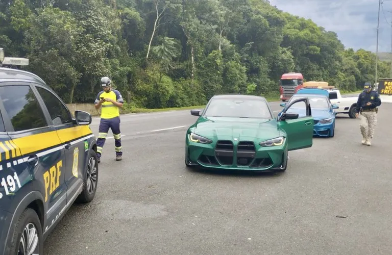 PRF autua motoristas por manobras perigosas na BR-101 (veja vídeo) BMW manobras perigosas