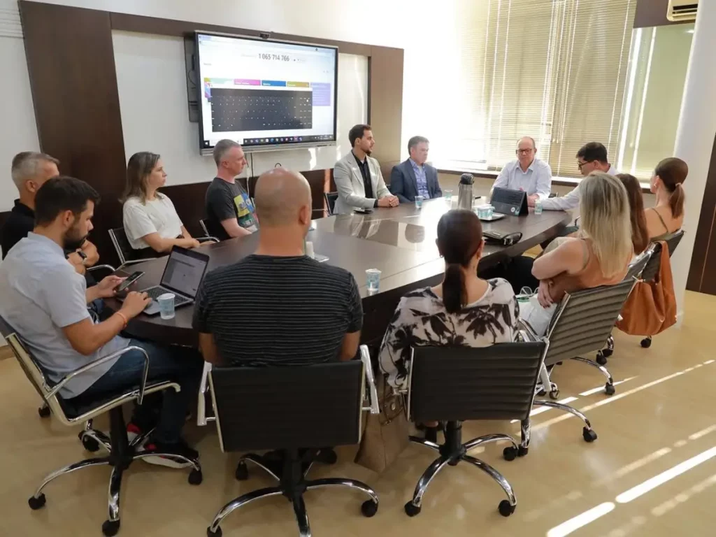 Prefeito de Pato Branco recebe diretoria da Akiyama akiyama