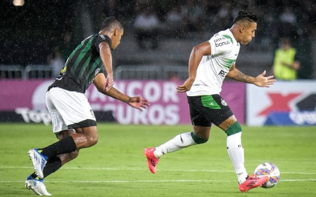 Coritiba empata com o Maringá e está fora do Paranaense coritiba