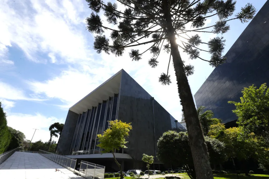 CCJ da Assembleia analisa reajuste para professores assembleia