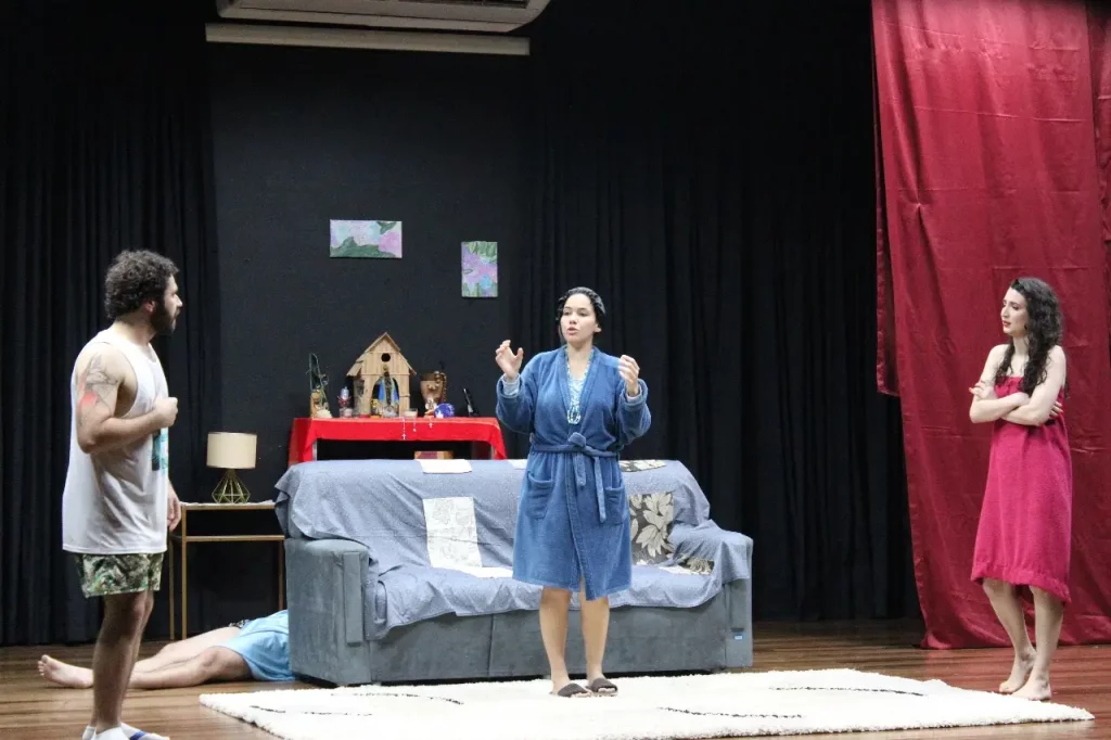 "30 no Teatro" retoma com a comédia "Como Se Livrar de um Corpo" 30 no teatro