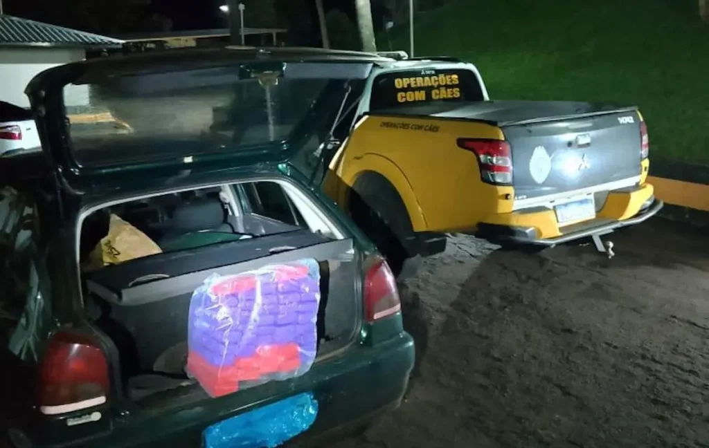 Polícia Rodoviária apreende 22 kg de maconha após perseguição BPRV Vitorino maconha
