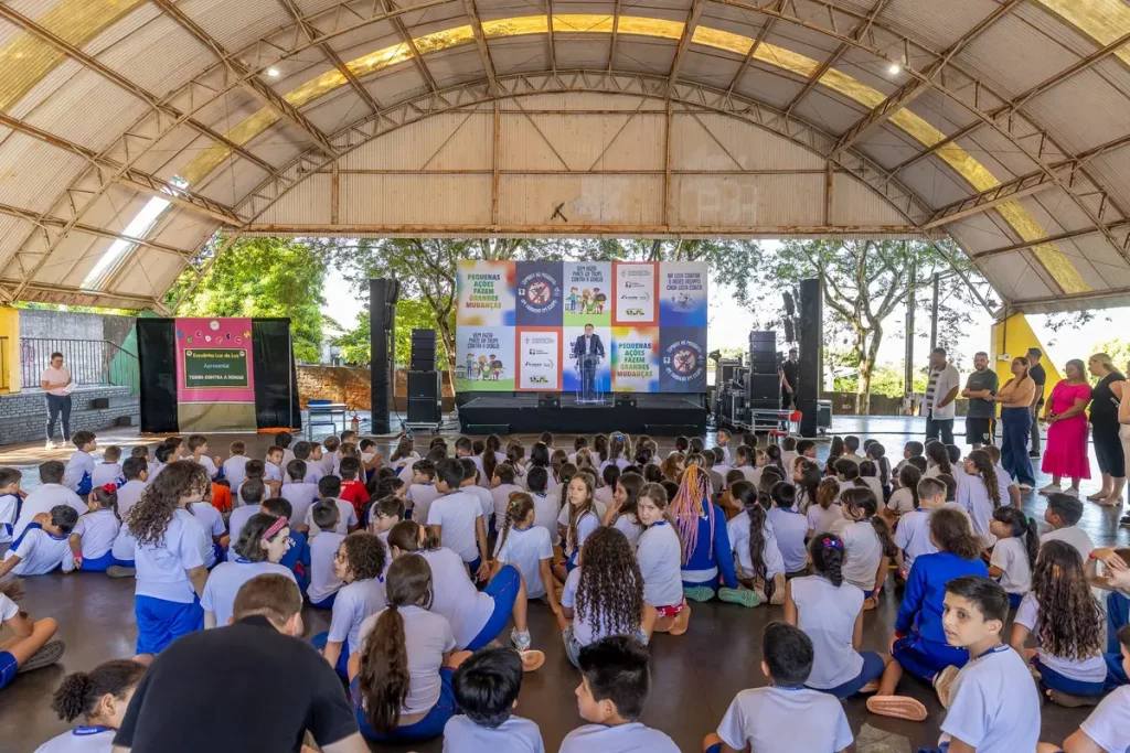Ação educativa contra a dengue foi destinada a 123 mil estudantes do Paraná itaipu dengue