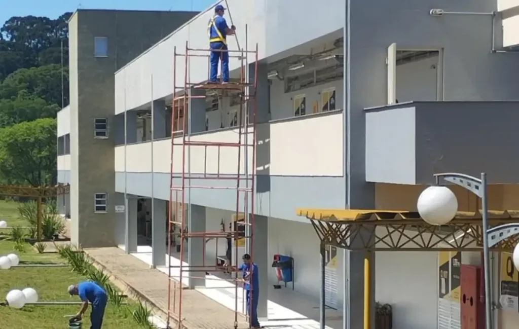 mãos que controem
