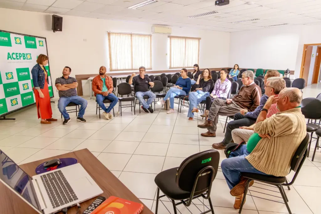 Reunião discute soluções para alagamentos em Pato Branco acepb alagamentos