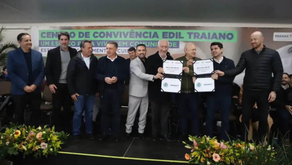 Piana inaugura centro de convivência em Santo Antônio do Sudoeste centro de convicência