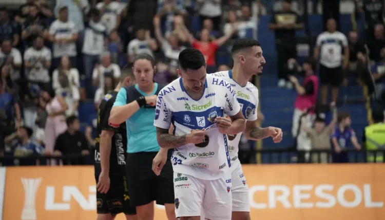pato futsal x praia clube